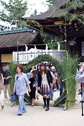 京都市,上京区,北野天満宮の「茅の輪」くぐり(2012年6月25日撮影)